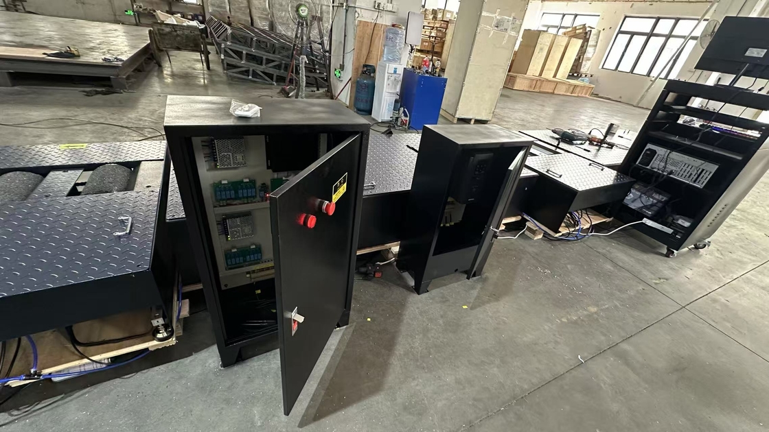 خط اختبار الدراجات النارية ذات العجلتين، قوة الفرملة، حمل المحور، عداد السرعة، المشابك، محاذاة العجلات، جهاز اختبار المصابيح الأمامية