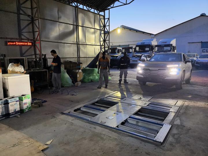 جهاز اختبار فرامل رولر 5 في 1 من ماركة Cartesy كينيا مع مقياس سرعة بحد أقصى 4000 كجم للحمولة المحورية واختبار تعليق