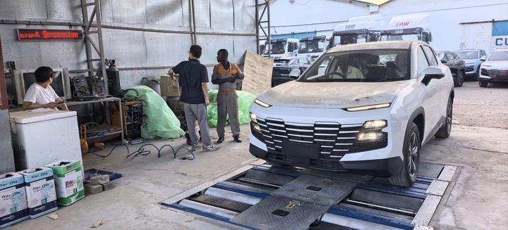 جهاز اختبار فرامل رولر 5 في 1 من ماركة Cartesy كينيا مع مقياس سرعة بحد أقصى 4000 كجم للحمولة المحورية واختبار تعليق