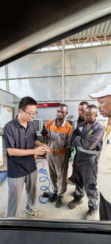 جهاز اختبار فرامل رولر 5 في 1 من ماركة Cartesy كينيا مع مقياس سرعة بحد أقصى 4000 كجم للحمولة المحورية واختبار تعليق